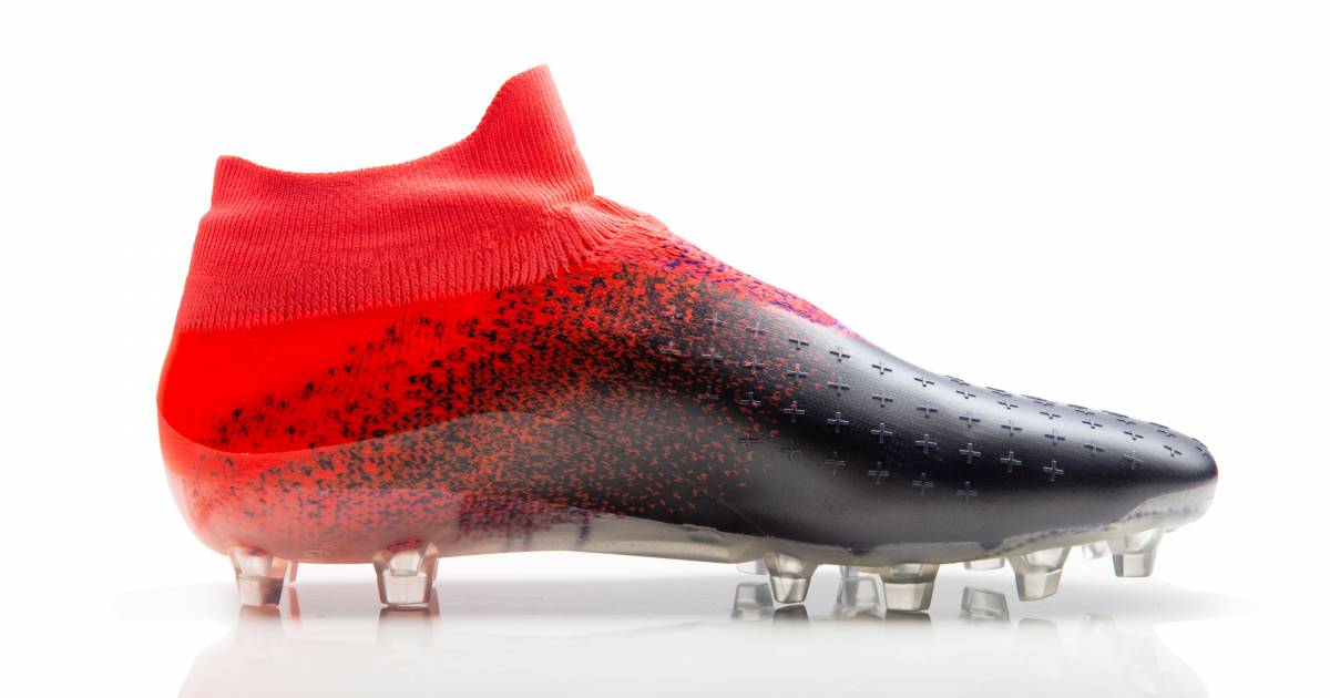 Traxium Compressor a new kind of football shoes Demgy