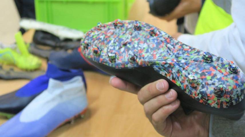 Kipsta y DEMGY inventan una bota de fútbol reciclable fabricada en Francia